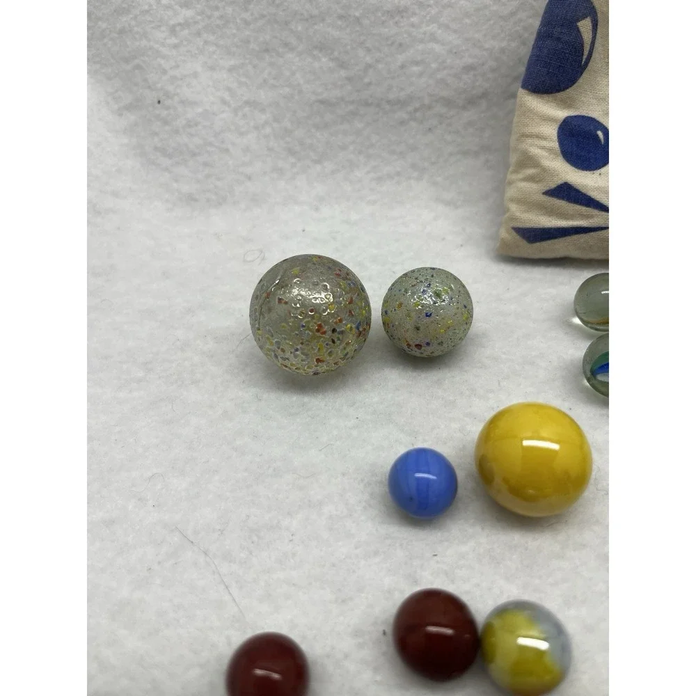 Lot of 31 Marbles -Multiple Sizes & Colors Swirls Frit Cats Eye + Shooters + Bag